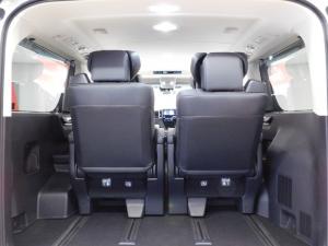 Toyota Quantum 2.8 VX 6 Seat - Image 13