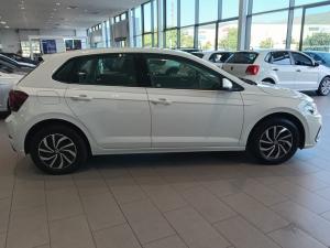Volkswagen Polo 1.0 TSI Life - Image 4