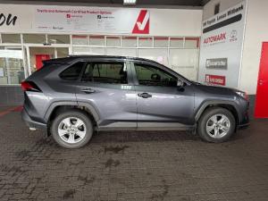 Toyota RAV4 2.0 GX CVT - Image 14
