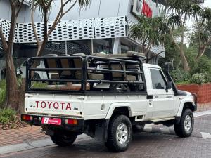 Toyota Land Cruiser 79 4.5D-4D V8 single cab LX - Image 2