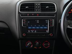 Volkswagen Polo Vivo hatch 1.6 Highline - Image 10