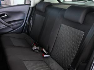 Volkswagen Polo Vivo hatch 1.6 Highline - Image 13