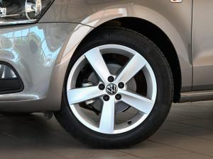 Volkswagen Polo Vivo hatch 1.6 Highline - Image 4