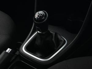Volkswagen Polo Vivo hatch 1.6 Highline - Image 9
