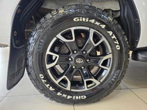 Toyota Hilux 2.8GD-6 double cab 4x4 Legend 50 auto - Image 4