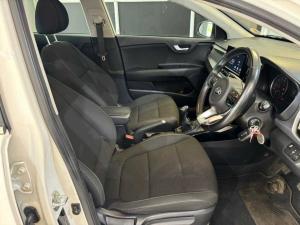 Kia Rio hatch 1.4 LX - Image 13