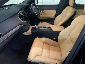 Volvo XC90 B5 AWD Ultra Dark - Image 6