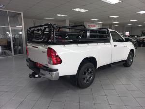 Toyota Hilux 2.4GD-6 single cab 4x4 Raider manual - Image 3