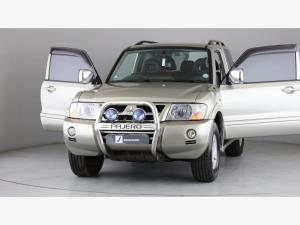 Mitsubishi Pajero 3500i 3-Door automatic - Image 11