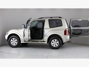 Mitsubishi Pajero 3500i 3-Door automatic - Image 12