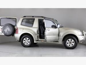 Mitsubishi Pajero 3500i 3-Door automatic - Image 14