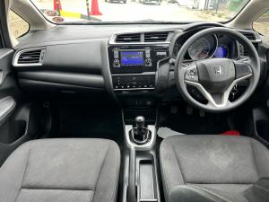 Honda WR-V 1.2 Comfort - Image 9