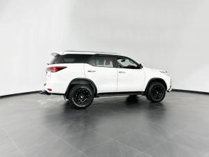 Toyota Fortuner 2.8GD-6 4X4 Epic automatic - Image 4