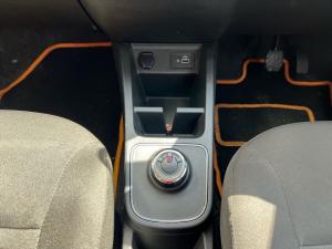 Renault Kwid 1.0 Zen auto - Image 24