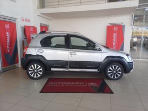 Toyota Etios Cross 1.5 Xs - Image 4