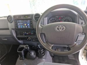 Toyota Land Cruiser 79 4.5D-4D V8 single cab LX - Image 6