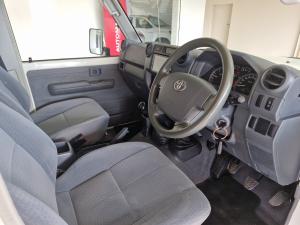 Toyota Land Cruiser 79 4.5D-4D V8 single cab LX - Image 7