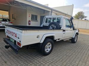 Toyota Land Cruiser 79 4.5D-4D V8 single cab LX - Image 2