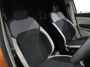 Renault Triber 1.0 Express panel van - Image 8