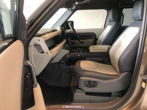 Land Rover Defender 90 D240 X-Dynamic SE - Image 12