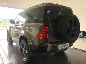 Land Rover Defender 90 D240 X-Dynamic SE - Image 5