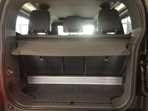 Land Rover Defender 90 D240 X-Dynamic SE - Image 7