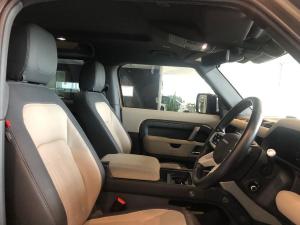 Land Rover Defender 90 D240 X-Dynamic SE - Image 9