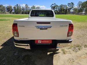 Toyota Hilux 2.4GD-6 Xtra cab Raider manual - Image 5
