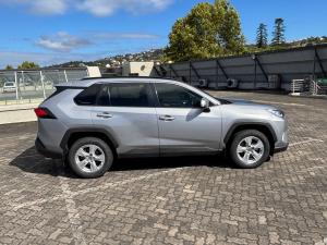 Toyota RAV4 2.0 GX auto - Image 4