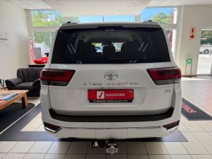 Toyota Land Cruiser 300 3.5T ZX - Image 5