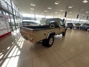 Toyota Land Cruiser 79 4.5D-4D V8 single cab LX - Image 3