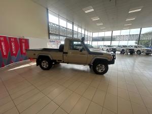 Toyota Land Cruiser 79 4.5D-4D V8 single cab LX - Image 4