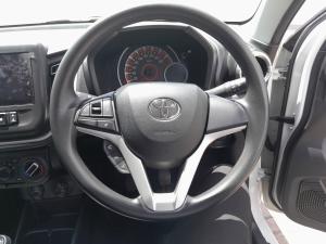 Toyota Vitz 1.0 XR manual - Image 8