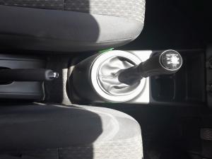 Toyota Vitz 1.0 XR manual - Image 11