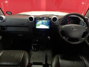 Toyota Landcruiser 76 4.5D V8 S/W - Image 6