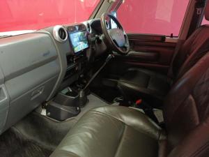 Toyota Landcruiser 76 4.5D V8 S/W - Image 7