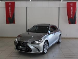 2025 Lexus ES 300h SE