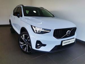 2024 Volvo XC40 B4 Ultimate Dark