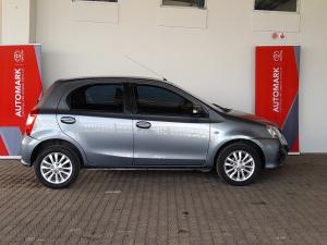 Toyota Etios hatch 1.5 Sprint - Image 3
