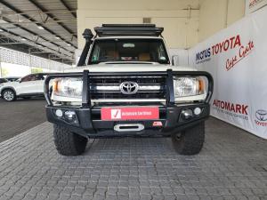 Toyota Land Cruiser 76 4.5D-4D V8 station wagon LX - Image 4