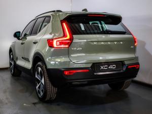 Volvo XC40 B4 Plus Dark - Image 3