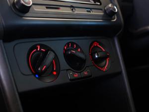 Volkswagen Polo Vivo hatch 1.4 Comfortline - Image 9