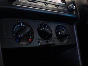 Volkswagen Polo Vivo hatch 1.4 Comfortline - Image 7