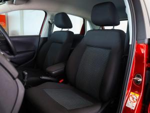 Volkswagen Polo Vivo hatch 1.4 Comfortline - Image 13