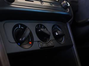 Volkswagen Polo Vivo hatch 1.4 Comfortline - Image 9