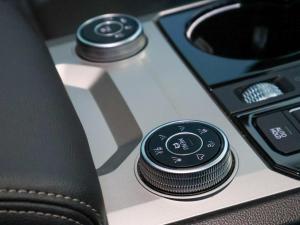 Volkswagen Touareg V6 TDI Executive R-Line - Image 14