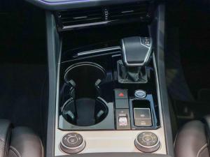 Volkswagen Touareg V6 TDI Executive R-Line - Image 25