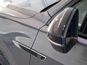 Volkswagen Touareg V6 TDI Executive R-Line - Image 9