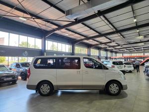 Hyundai H-1 2.5 Crdi A/T/ 2.5 Elite automatic - Image 4