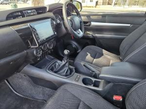 Toyota Hilux 2.4GD-6 Xtra cab Raider manual - Image 9